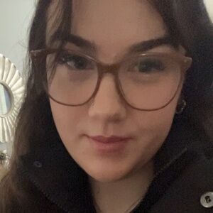 Meet your Posher, Briana